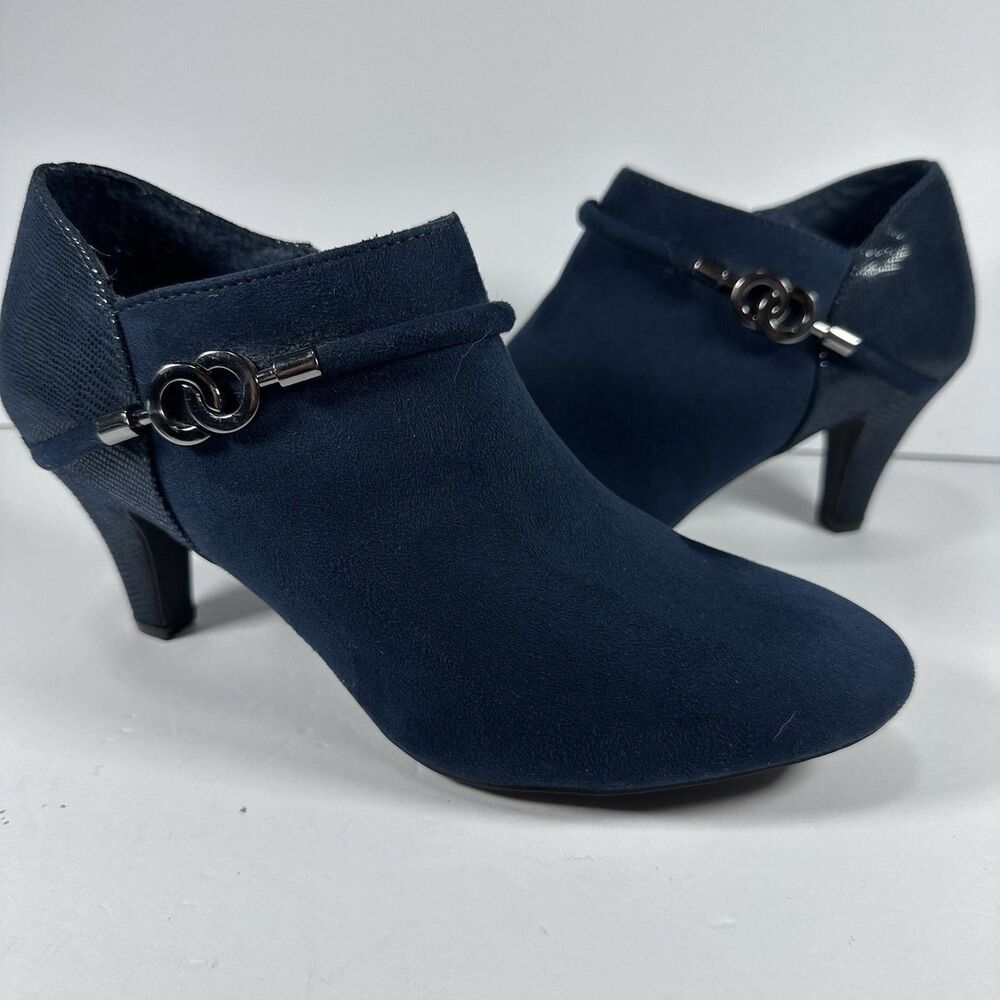 Karen Scott Women’s Navy Blue Faux Suede & Textured Shooties - Size 10